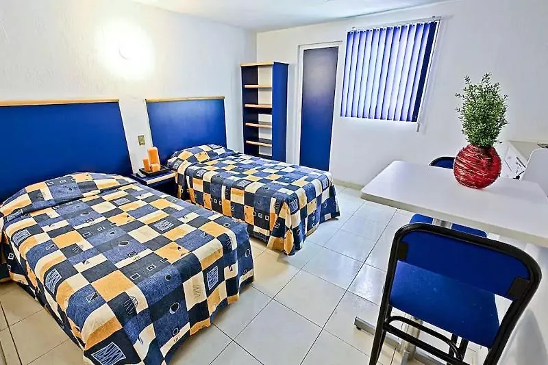 Hotel H Montreal Guadalajara 3*,